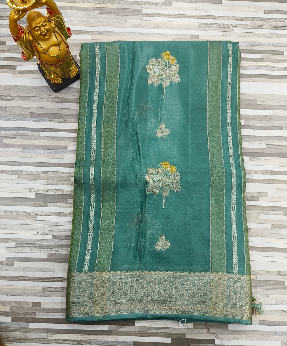 Premium Floral Zari Weave Saree – Traditional Elegance in 7 Colors