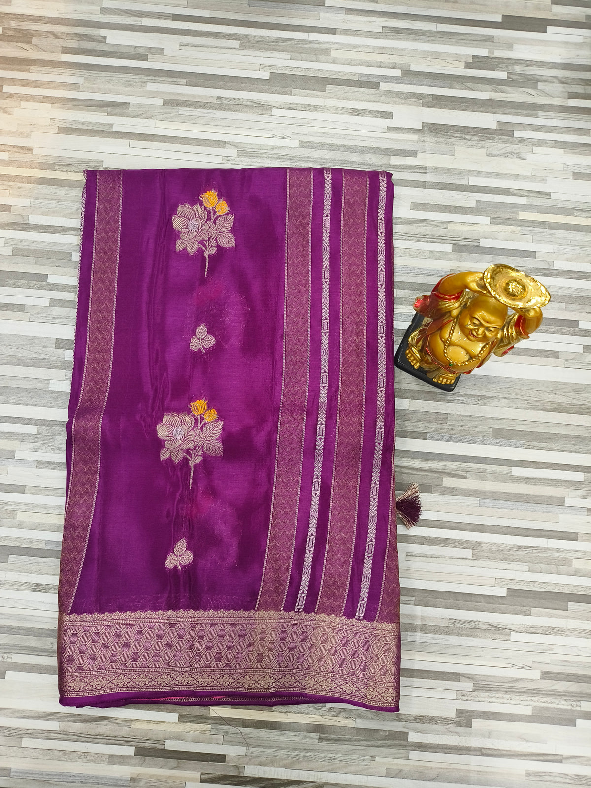 Premium Floral Zari Weave Saree – Traditional Elegance in 7 Colors