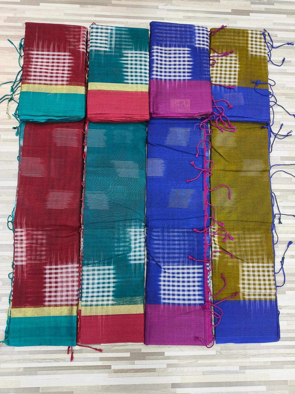 Elegant Cotton Check Saree with Contrast Border