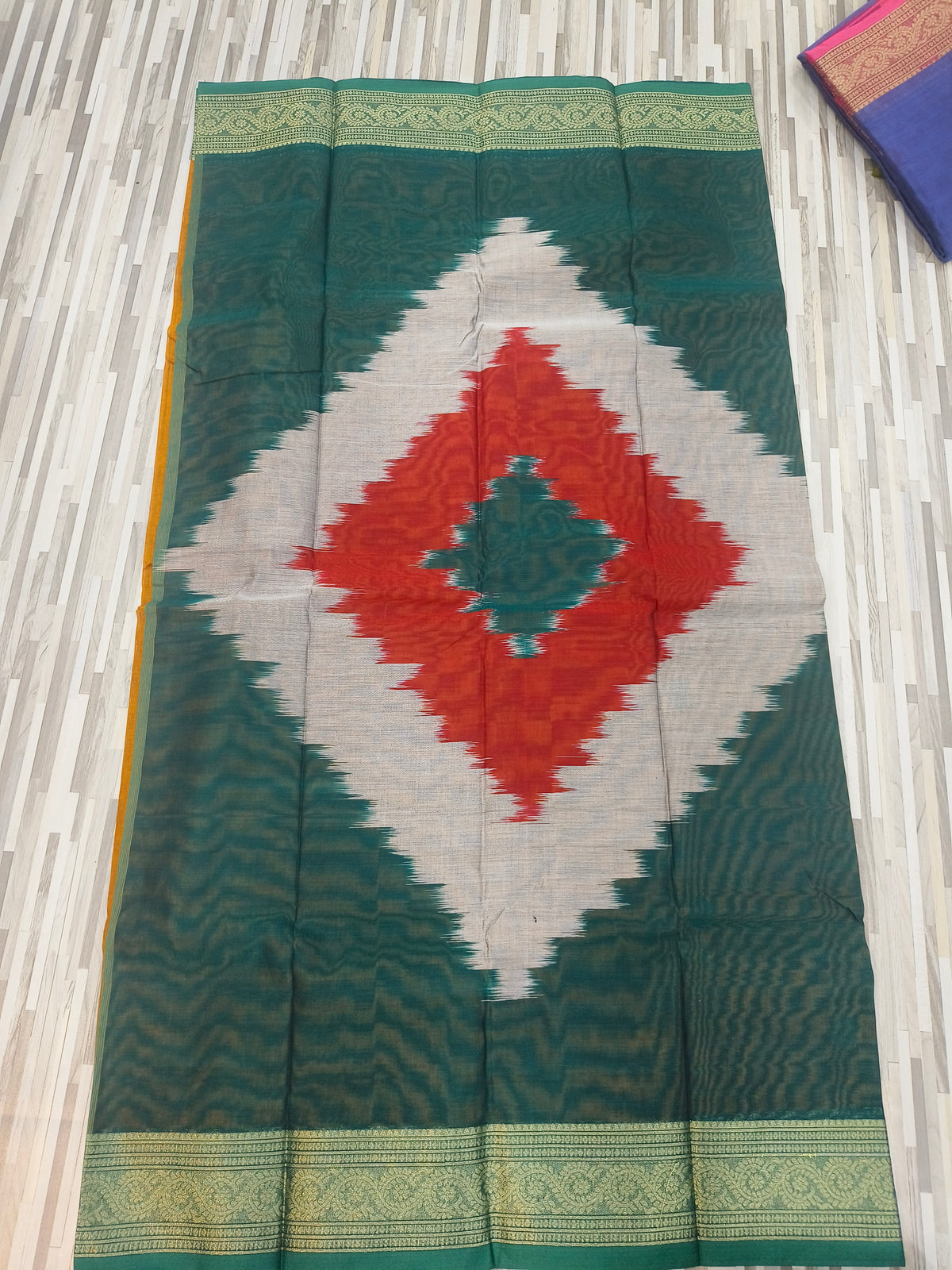 Lepakshi Cotton Saree with Traditional Zari Border