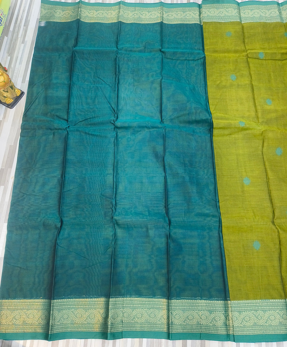 Lepakshi Cotton Saree with Traditional Zari Border