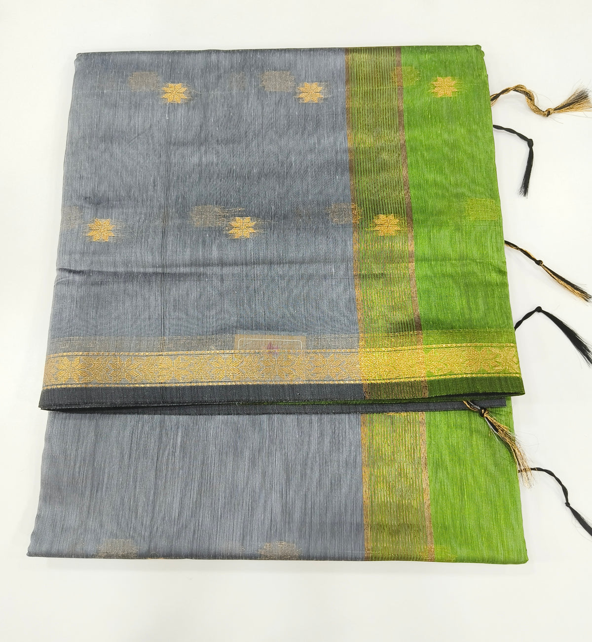 Designer Handloom-Style Saree with Woven Floral Motifs & Contrast Border