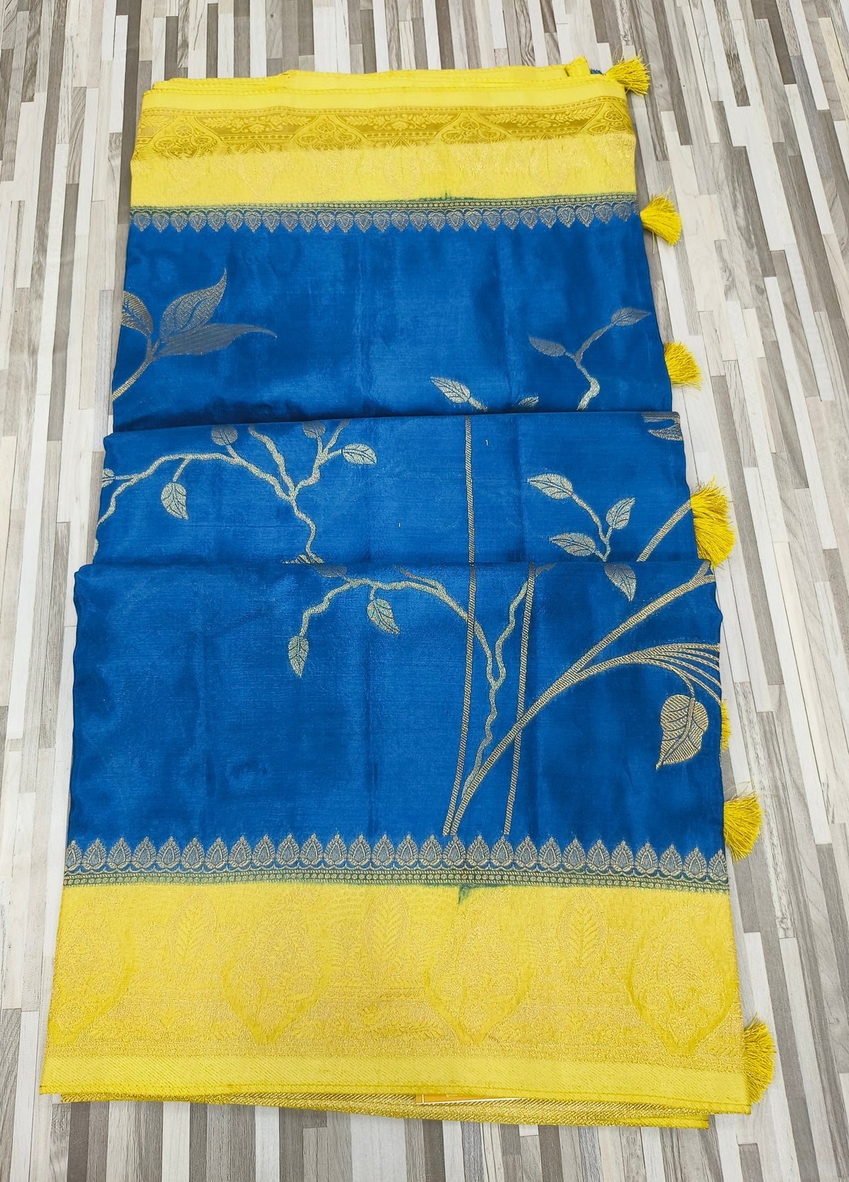 Floral Embroidery Saree with Rich Zari Border