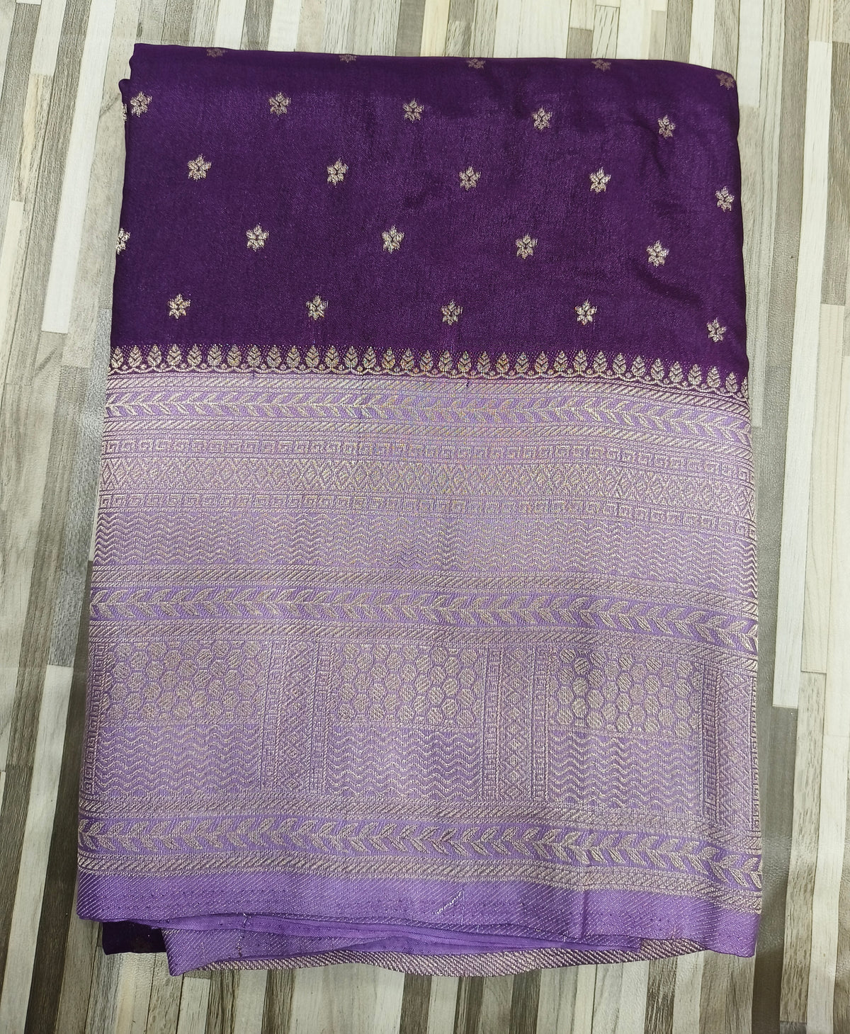 Elegant Woven Zari Butta Saree – Contrast Designer Border | Multiple Colors