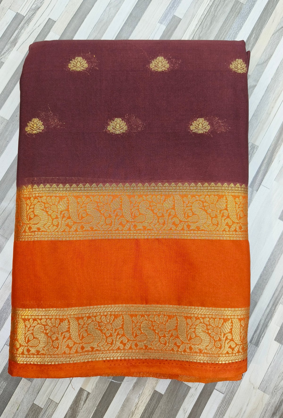 Elegant Contrast Zari Border Saree – Gold Butta Design | Multiple Colors