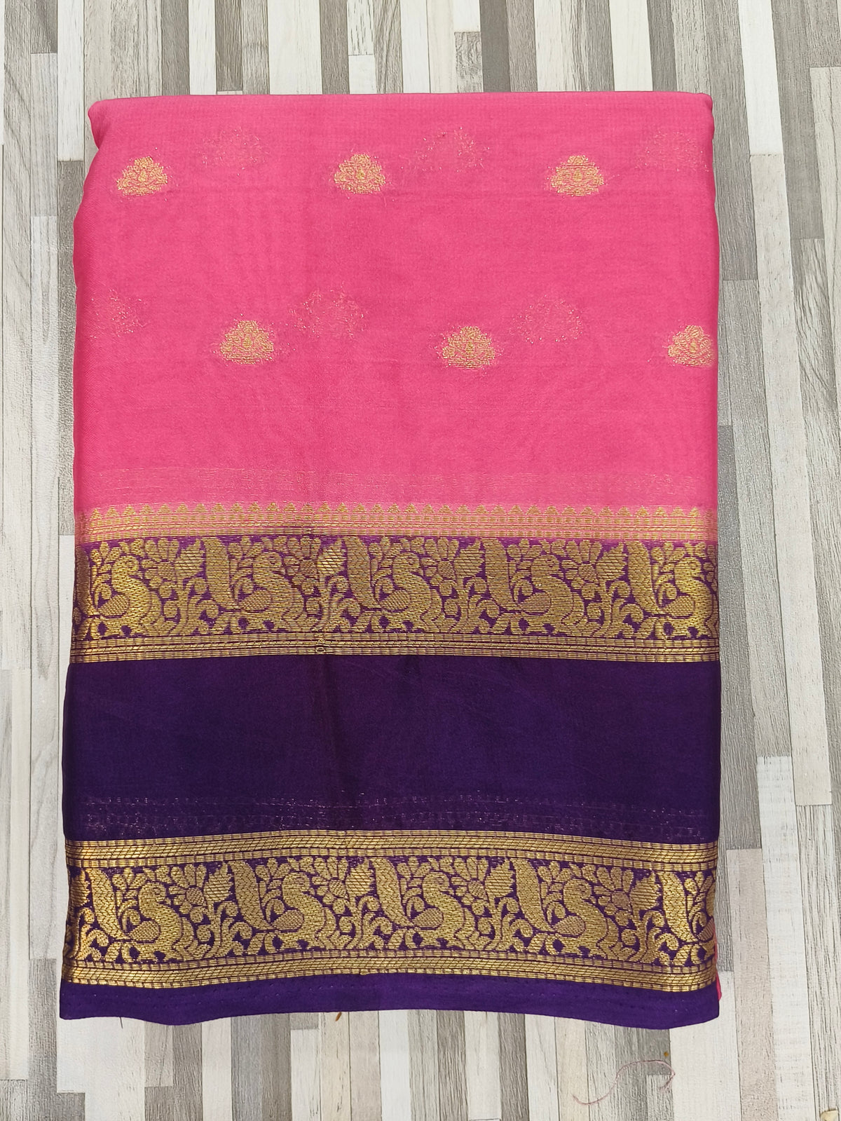Elegant Contrast Zari Border Saree – Gold Butta Design | Multiple Colors