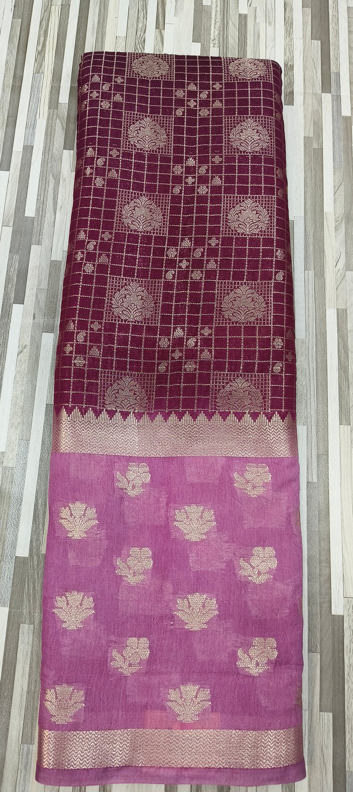 Traditional Check Woven Saree with Floral Butta & Contrast Pallu