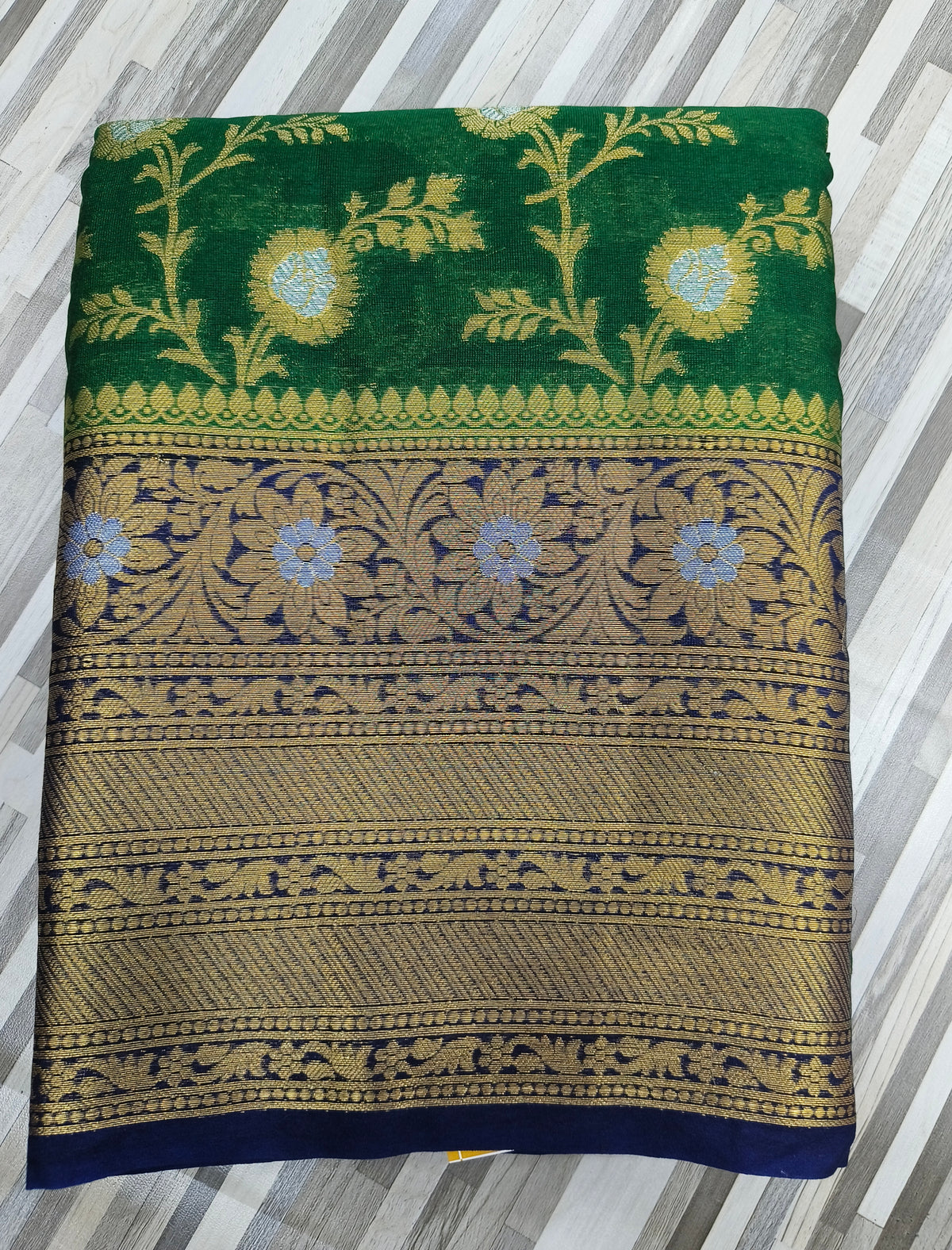 Traditional Floral Zari Saree with Rich Brocade Border – Multiple Colors