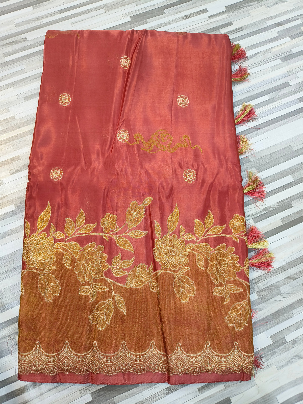 Elegant Floral Border Saree with Rich Gold Zari Work – Multiple Colors