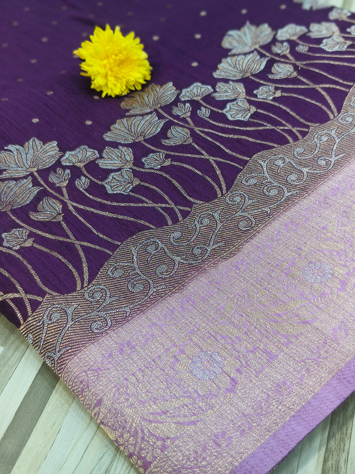 Elegant Floral Jacquard Saree with Rich Decorative Border