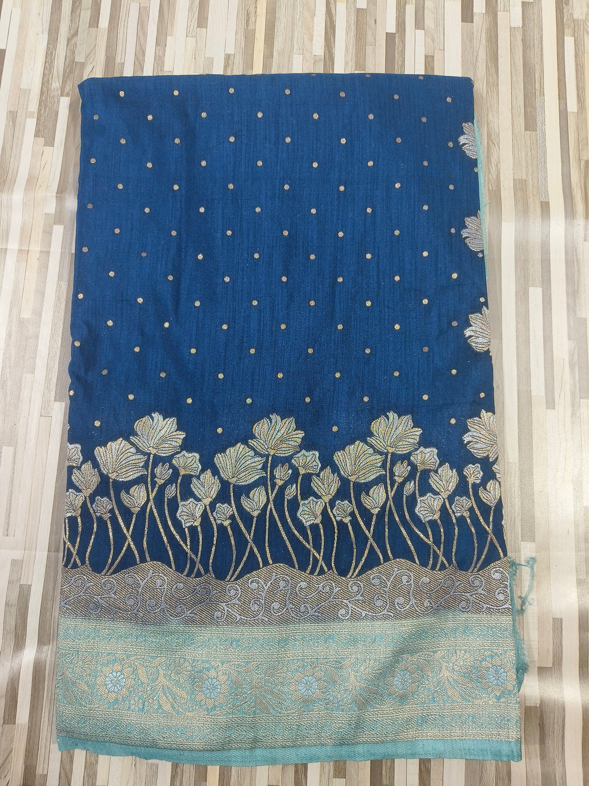 Elegant Floral Jacquard Saree with Rich Decorative Border