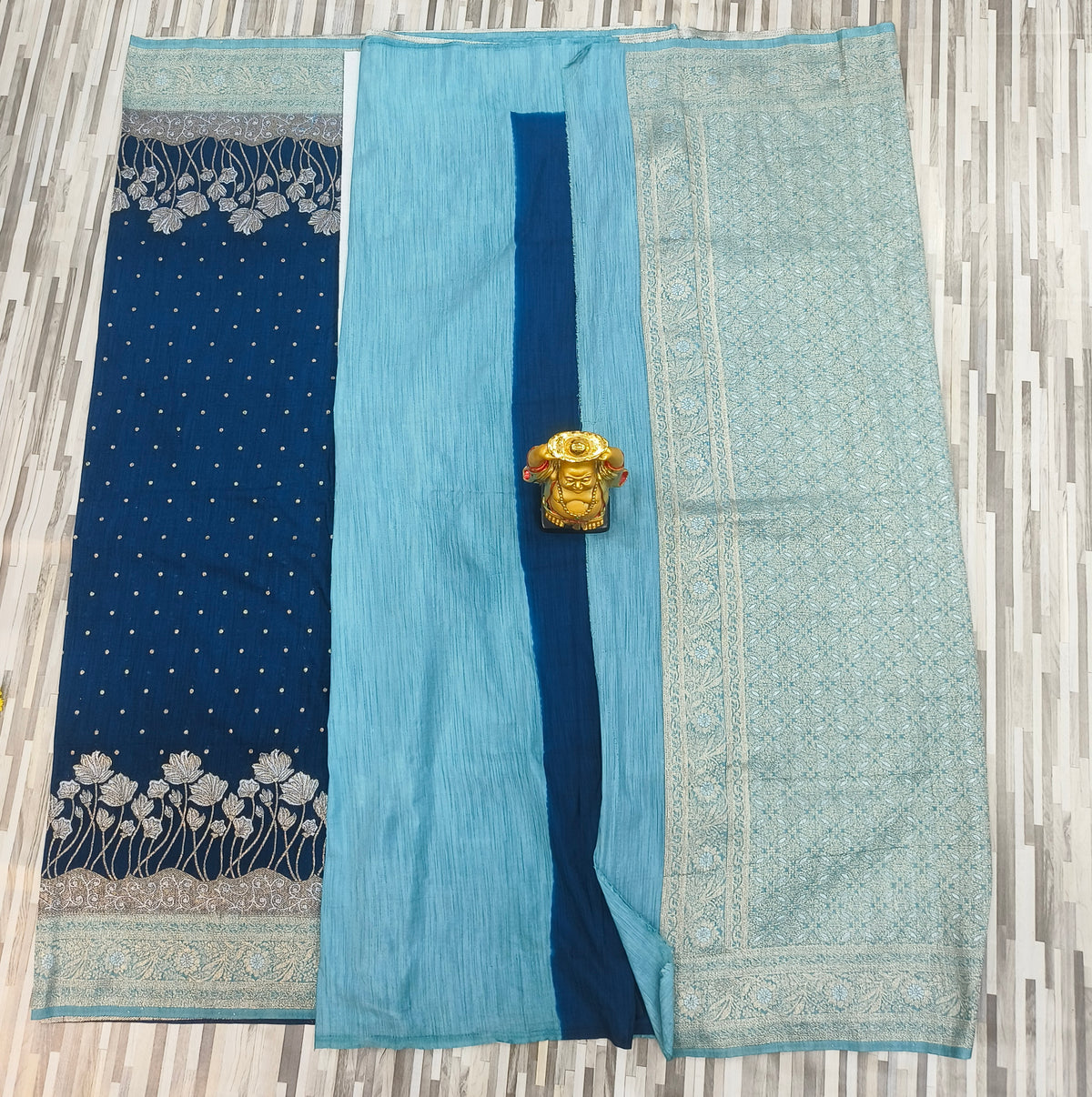 Elegant Floral Jacquard Saree with Rich Decorative Border