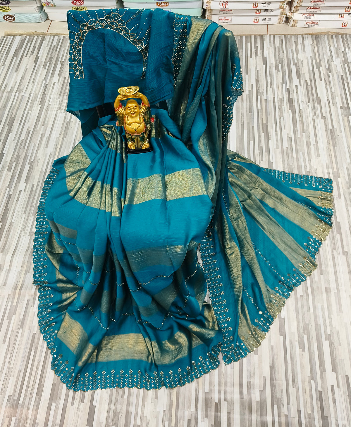 Elegant Contrast Gold Border Saree – Multiple Colors Available