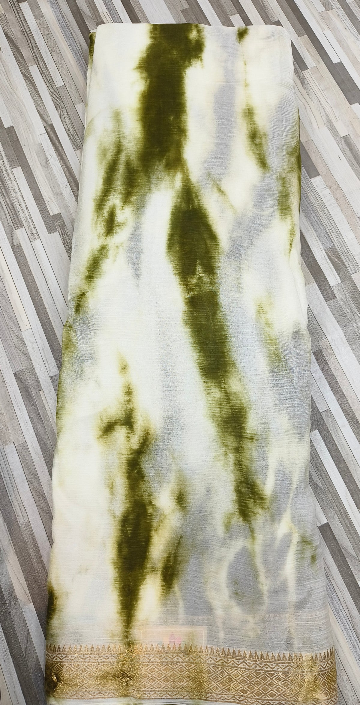: Elegant Tie-Dye Saree with Golden Border – Multiple Colors