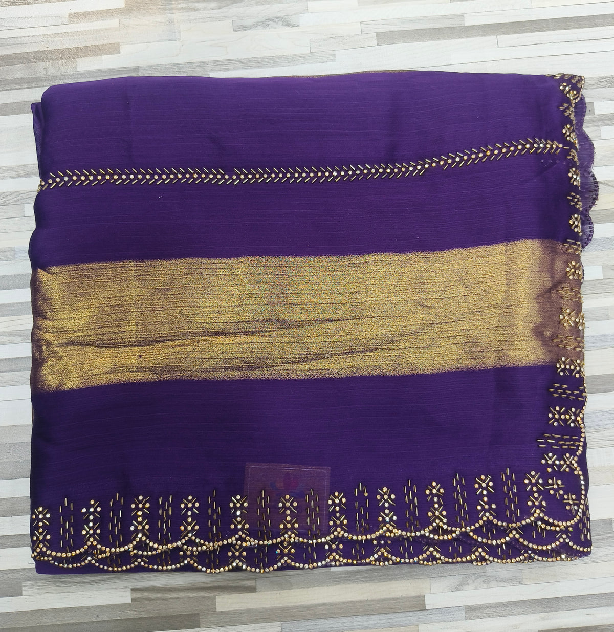 Elegant Contrast Golden Border Sarees – Multiple Colors