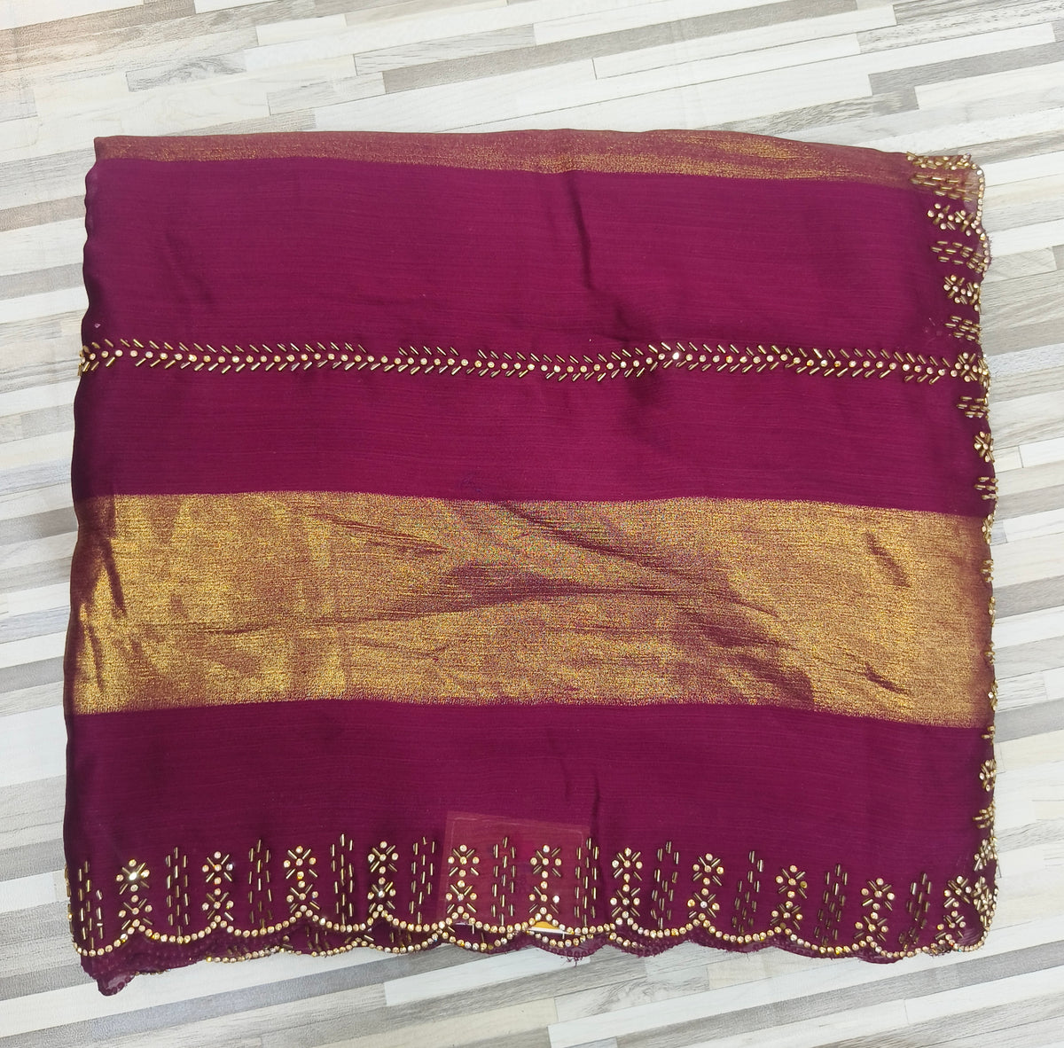 Elegant Contrast Golden Border Sarees – Multiple Colors