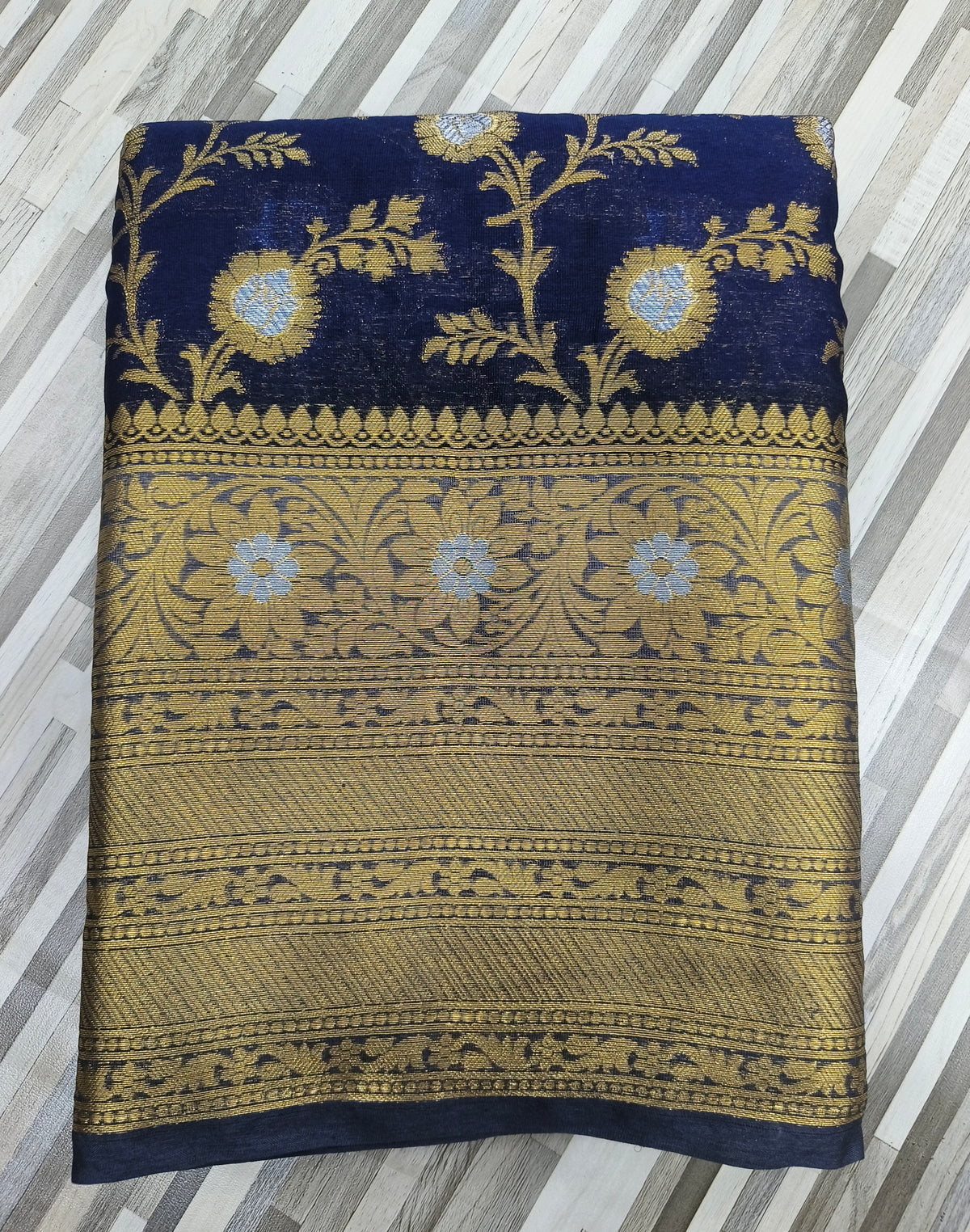 Traditional Floral Zari Saree with Rich Brocade Border – Multiple Colors