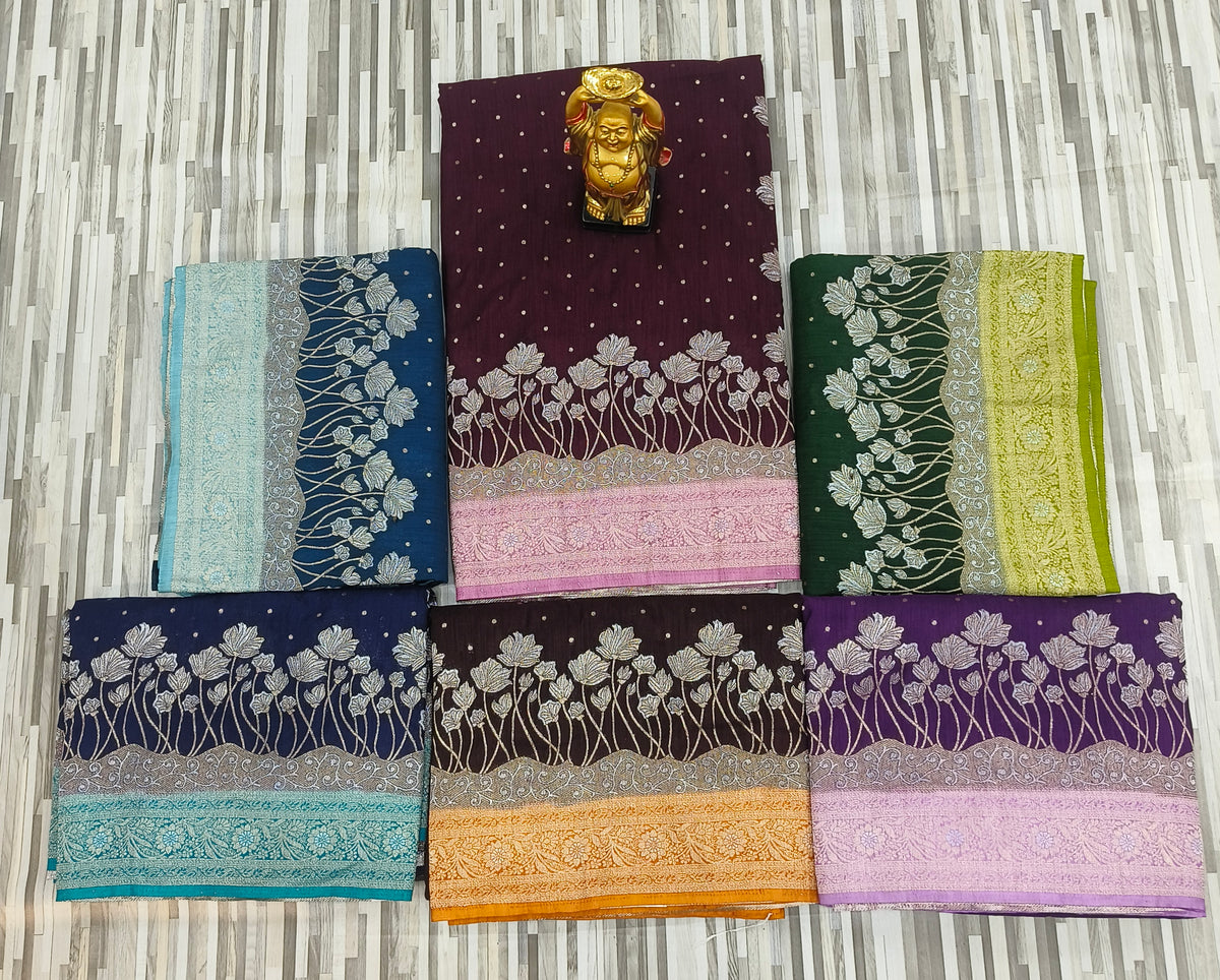 Elegant Floral Jacquard Saree with Rich Decorative Border
