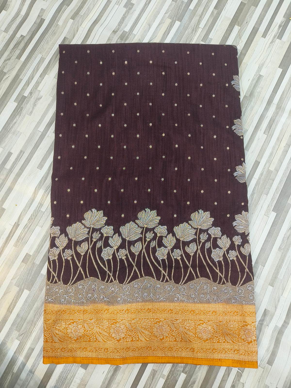 Elegant Floral Jacquard Saree with Rich Decorative Border