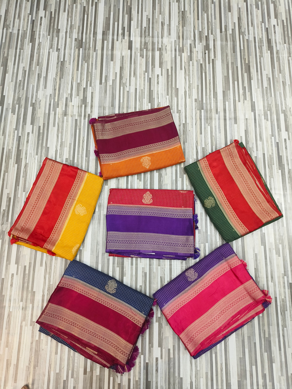 Traditional Contrast Border Sarees with Rich Zari Design – Multiple Colors